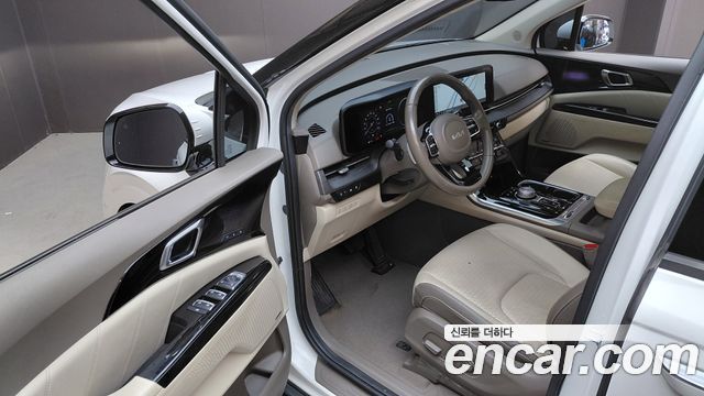 Kia Canival 2023 — photo 13
