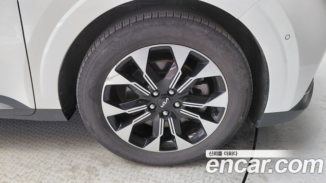 Kia Canival 2023 — photo 7