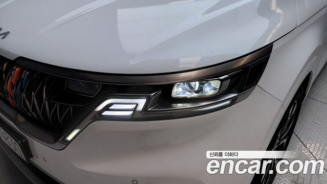 Kia Canival 2023 — photo 8