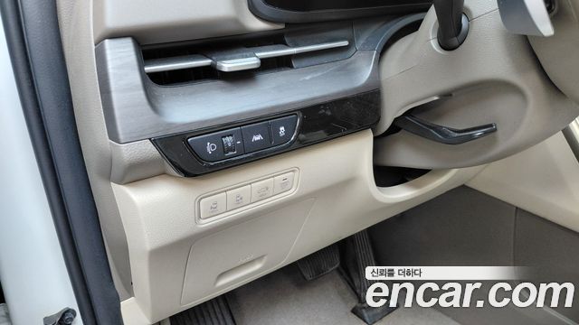 Kia Canival 2023 — photo 30