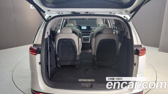 Kia Canival 2023 — photo 26