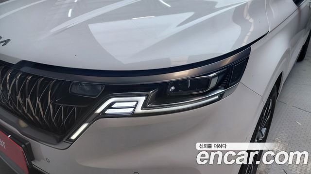 Kia Canival 2023 — photo 8