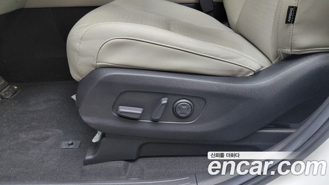 Kia Canival 2023 — photo 28