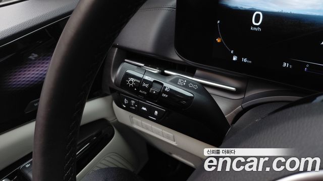 Kia Canival 2023 — photo 29