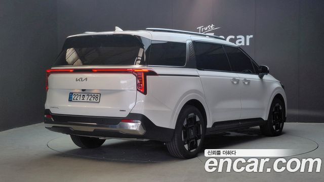 Kia Canival 2024 — photo 2