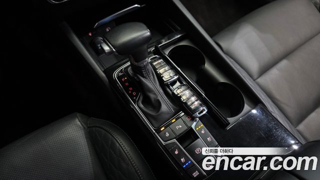 Kia K7 2018 — photo 12