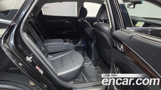 Kia K7 2018 — photo 18