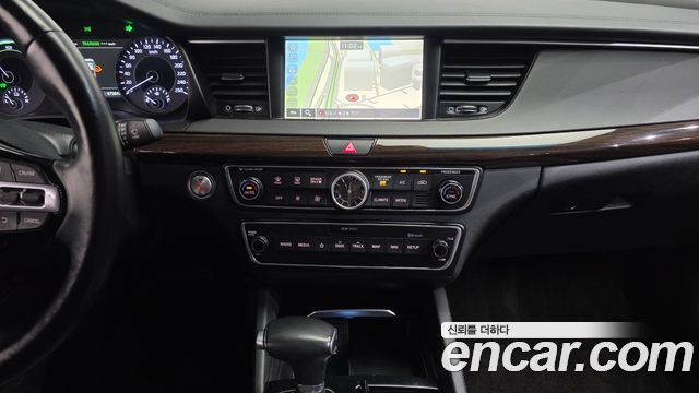 Kia K7 2018 — photo 21