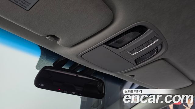 Kia K7 2018 — photo 23