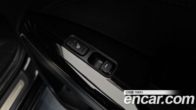 Kia K7 2018 — photo 25