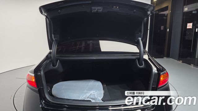 Kia K7 2018 — photo 26