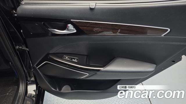 Kia K7 2018 — photo 15