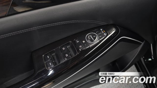 Kia K7 2018 — photo 27