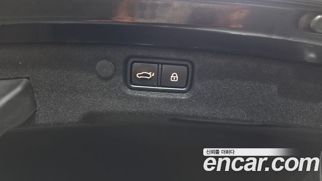 Kia K7 2018 — photo 31