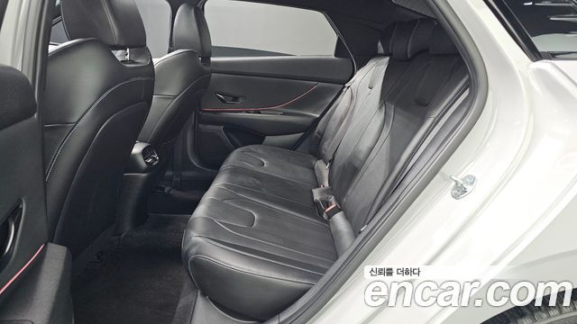 Hyundai AVANTE 2022 — photo 18