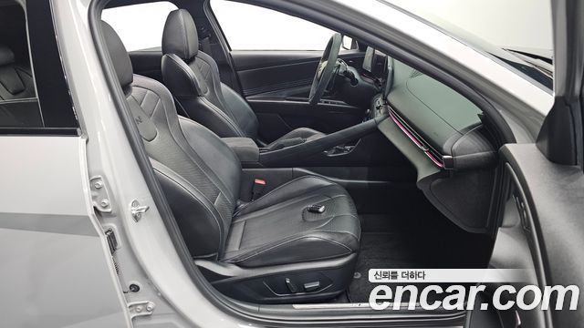 Hyundai AVANTE 2022 — photo 16