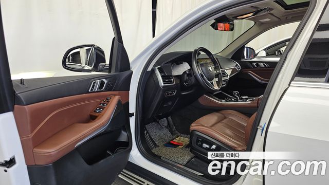 BMW X5 2021 — photo 13
