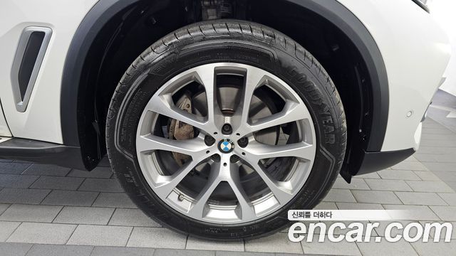 BMW X5 2021 — photo 7