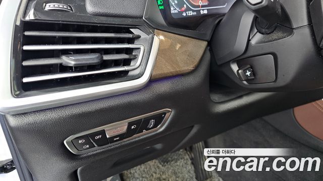 BMW X5 2021 — photo 27