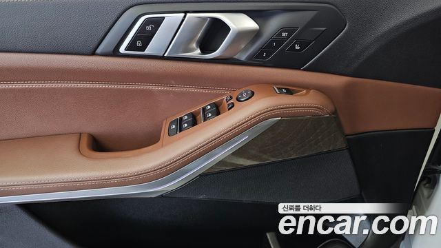 BMW X5 2021 — photo 32