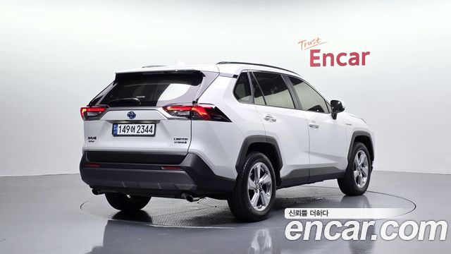 Toyota RAV4 2021 — photo 2