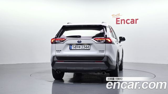 Toyota RAV4 2021 — photo 4
