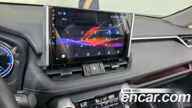 Toyota RAV4 2021 — photo 21