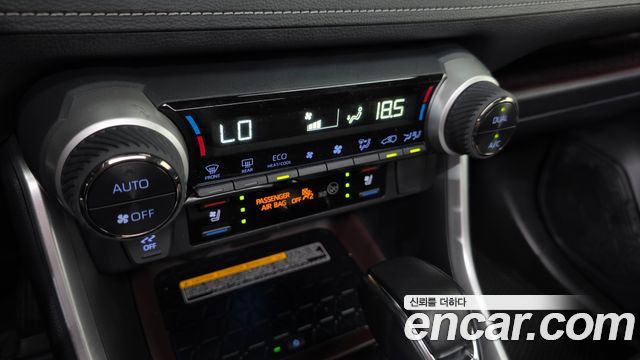 Toyota RAV4 2021 — photo 22