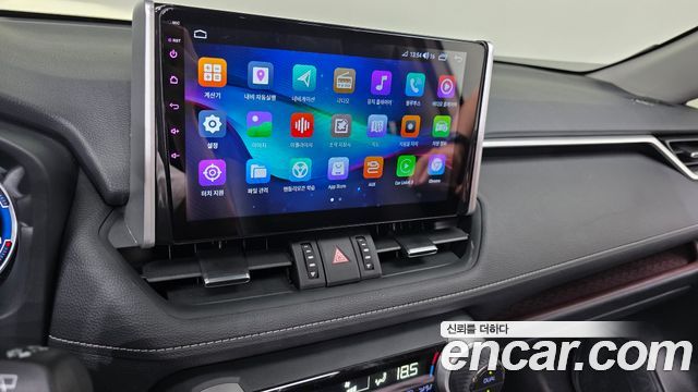 Toyota RAV4 2021 — photo 23