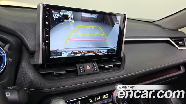 Toyota RAV4 2021 — photo 24