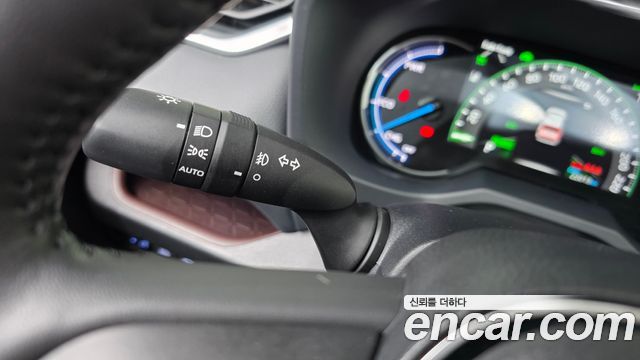 Toyota RAV4 2021 — photo 28