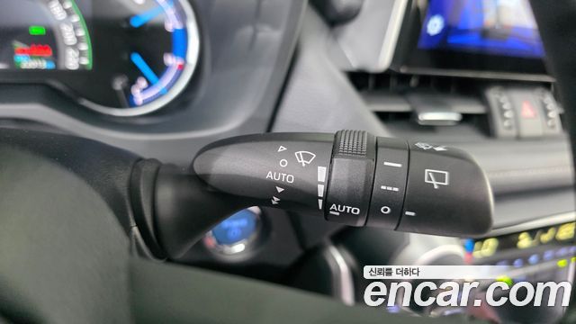 Toyota RAV4 2021 — photo 29