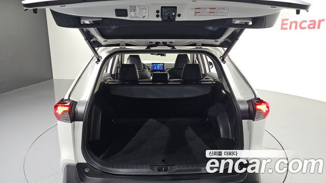 Toyota RAV4 2021 — photo 33
