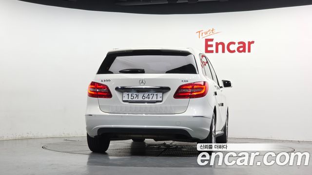 Mercedes-Benz B-Class 2015 — photo 4