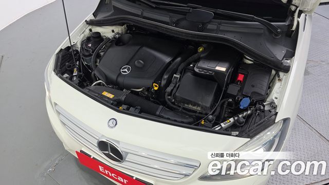 Mercedes-Benz B-Class 2015 — photo 6
