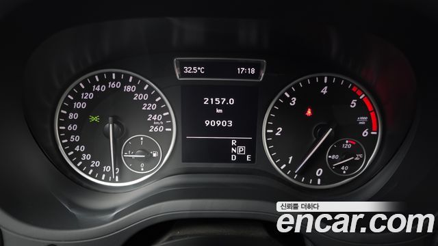 Mercedes-Benz B-Class 2015 — photo 8