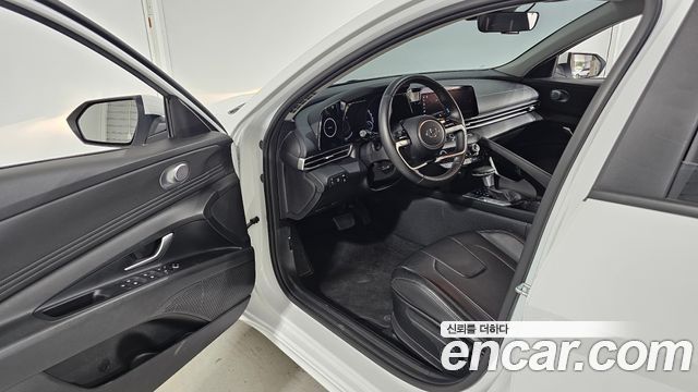 Hyundai AVANTE 2023 — photo 13