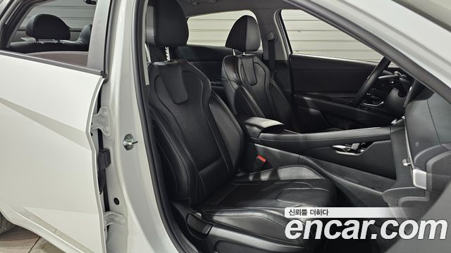 Hyundai AVANTE 2023 — photo 16