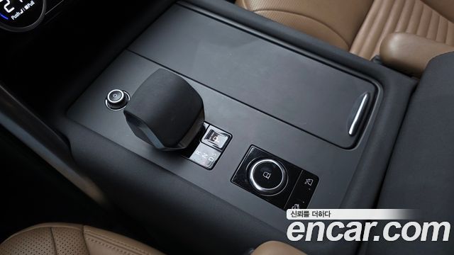 Land Rover Discovery 2022 — photo 12