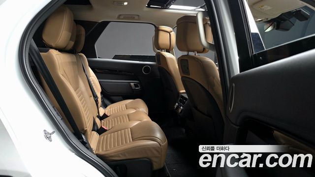 Land Rover Discovery 2022 — photo 13