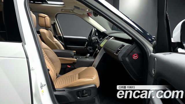 Land Rover Discovery 2022 — photo 18