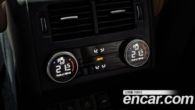 Land Rover Discovery 2022 — photo 24