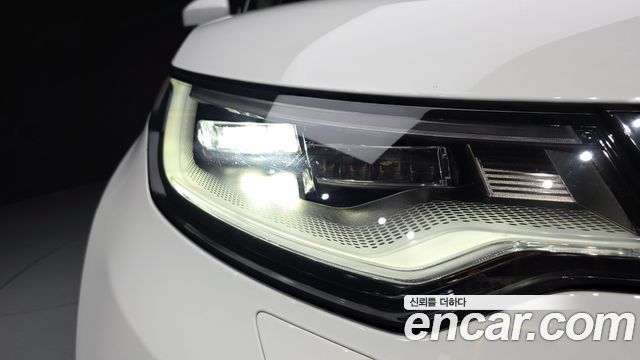 Land Rover Discovery 2022 — photo 8