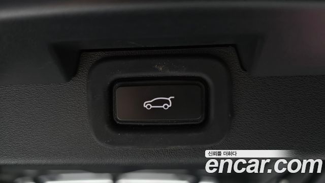 Land Rover Discovery 2022 — photo 27