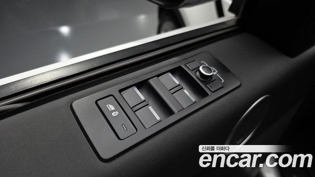 Land Rover Discovery 2022 — photo 33