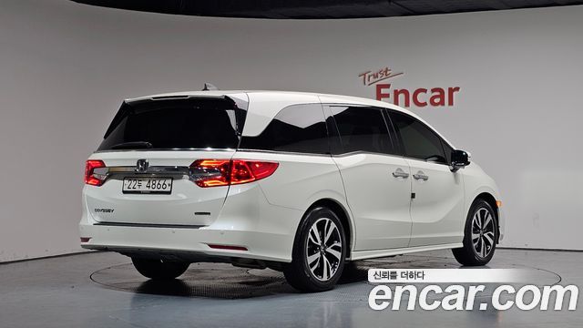 Honda Odyssey 2019 — photo 2