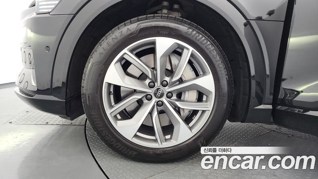 Audi e-tron 2023 — photo 5