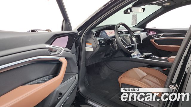 Audi e-tron 2023 — photo 13