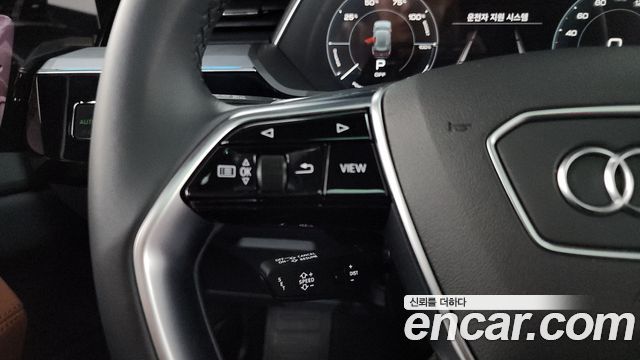 Audi e-tron 2023 — photo 22