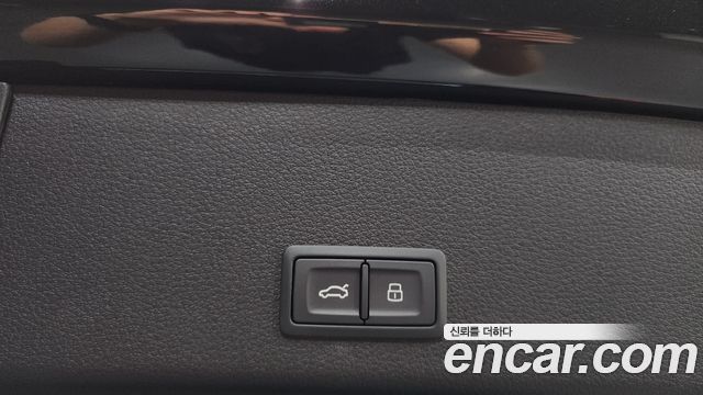 Audi e-tron 2023 — photo 25